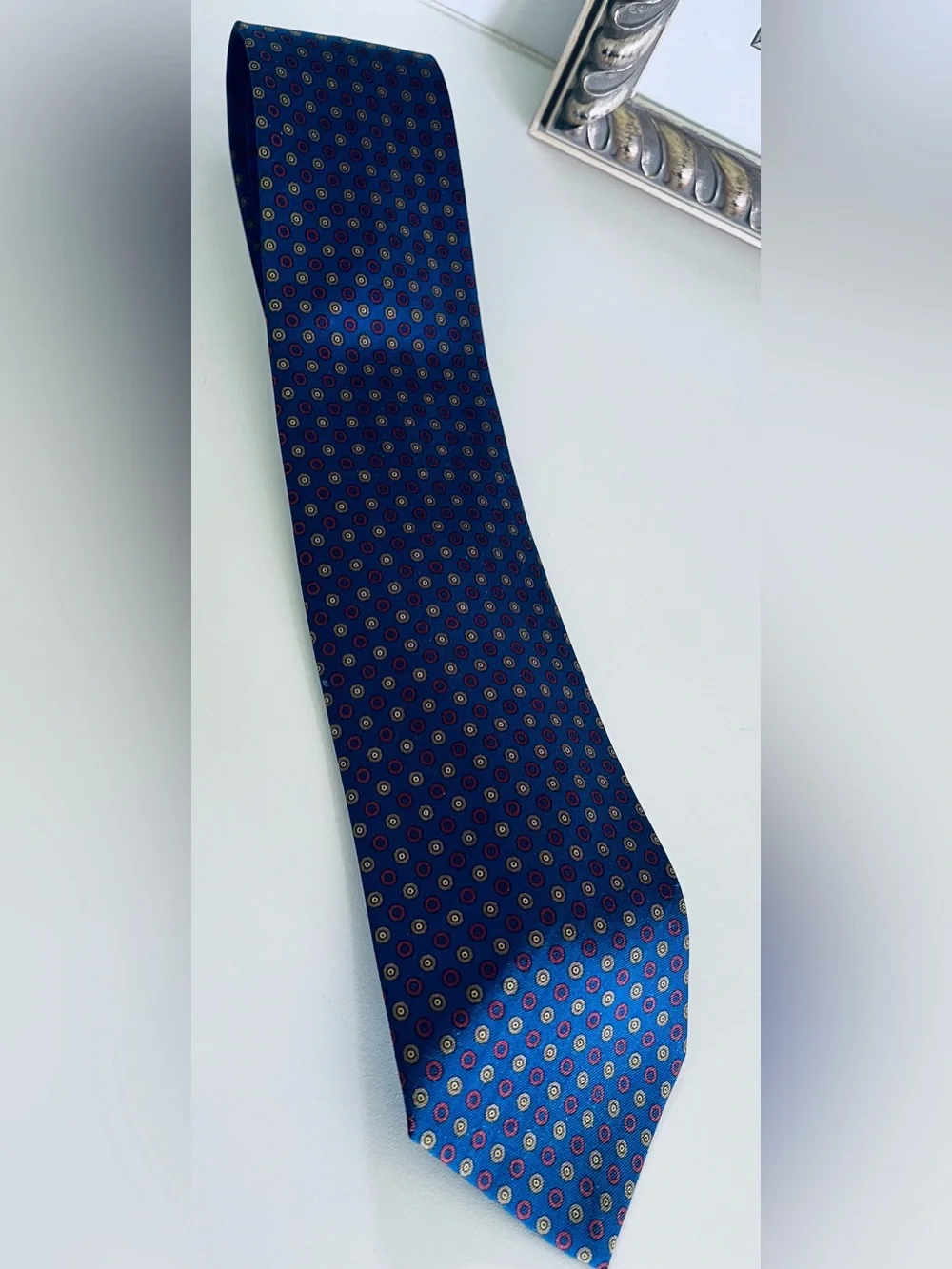 Elegant John Comfort London England 100% Silk Men,s Necktie, Blue, Red, Golden